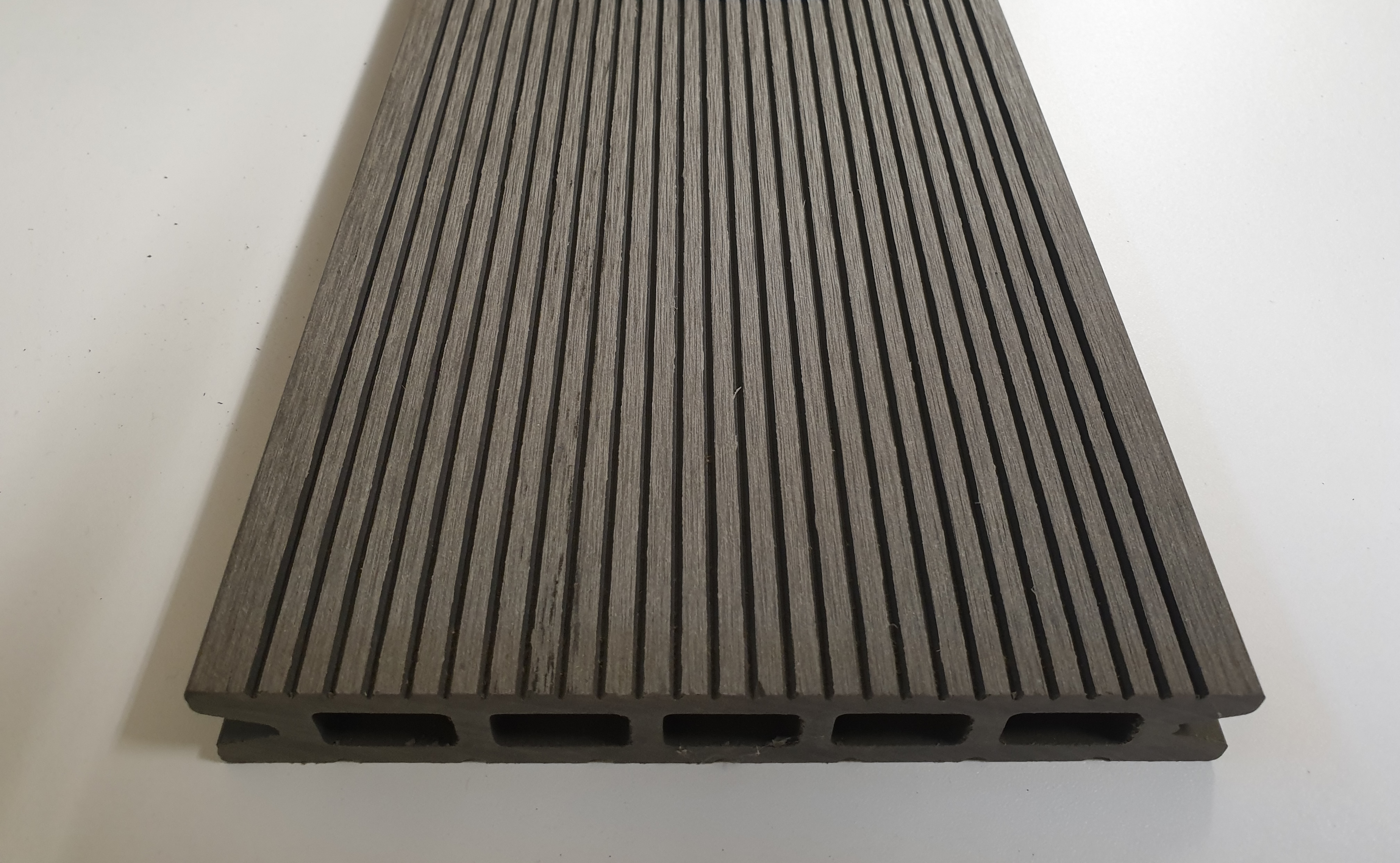 WPC Terrassendiele SOL 22 x 143mm Hellgrau in 4 Längen