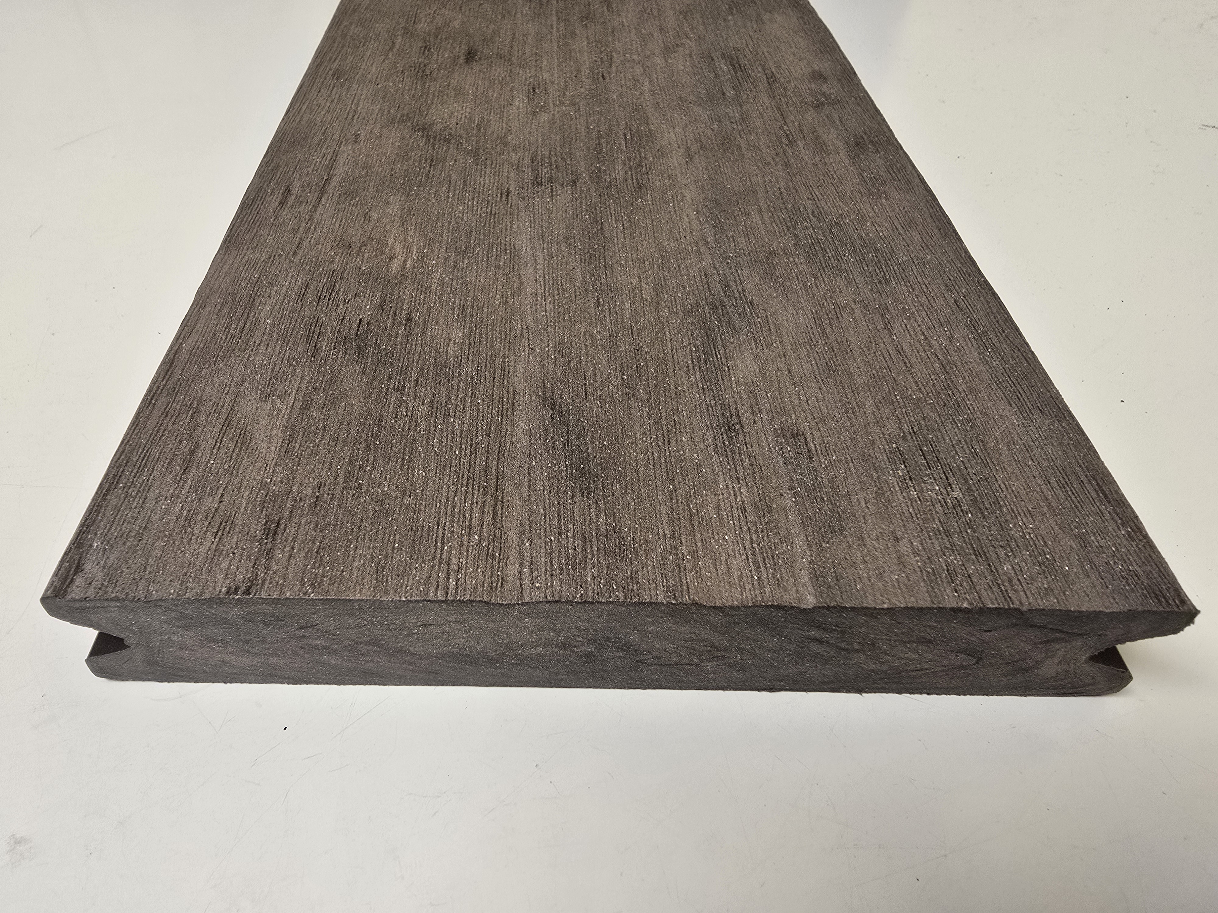 Massiv WPC Terrassendiele SOL 22 x 143mm Sand gealtert / gebürstet in 4 Längen
