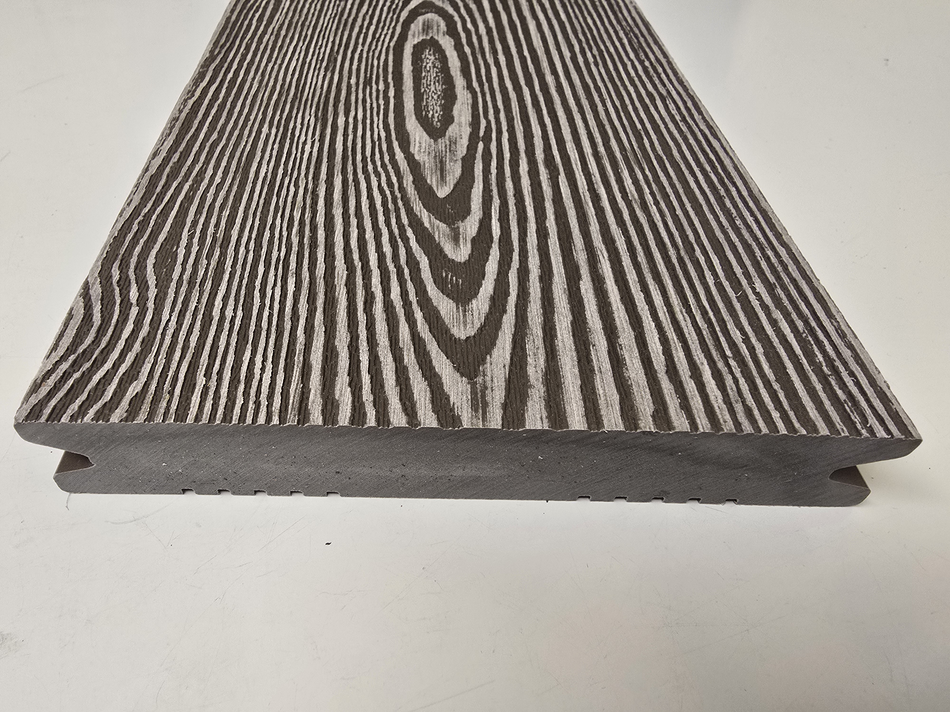 Massiv WPC Terrassendiele SOL 22 x 143mm Kieselgrau französich / strukturiert in 4 Längen