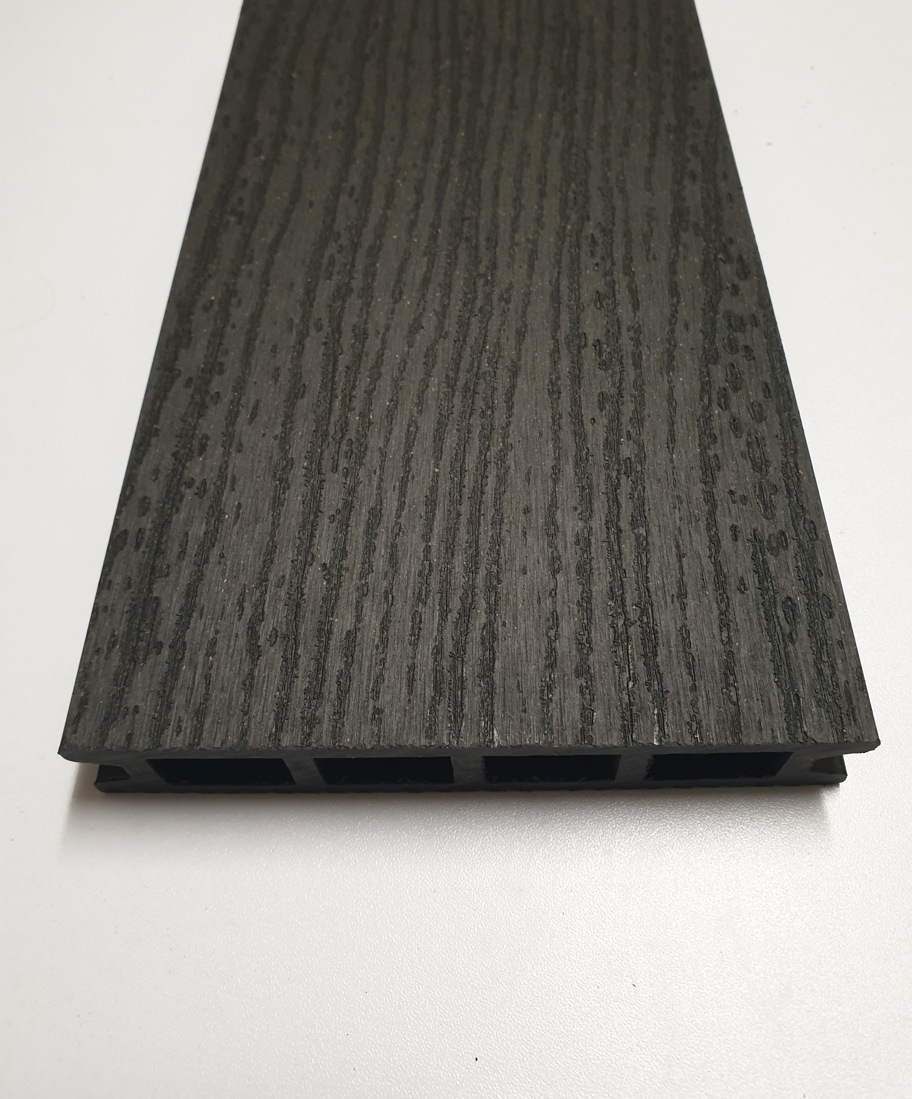 WPC Terrassendiele Helo 24x140mm Dunkelgrau gerillt/Struktur in 4 Längen