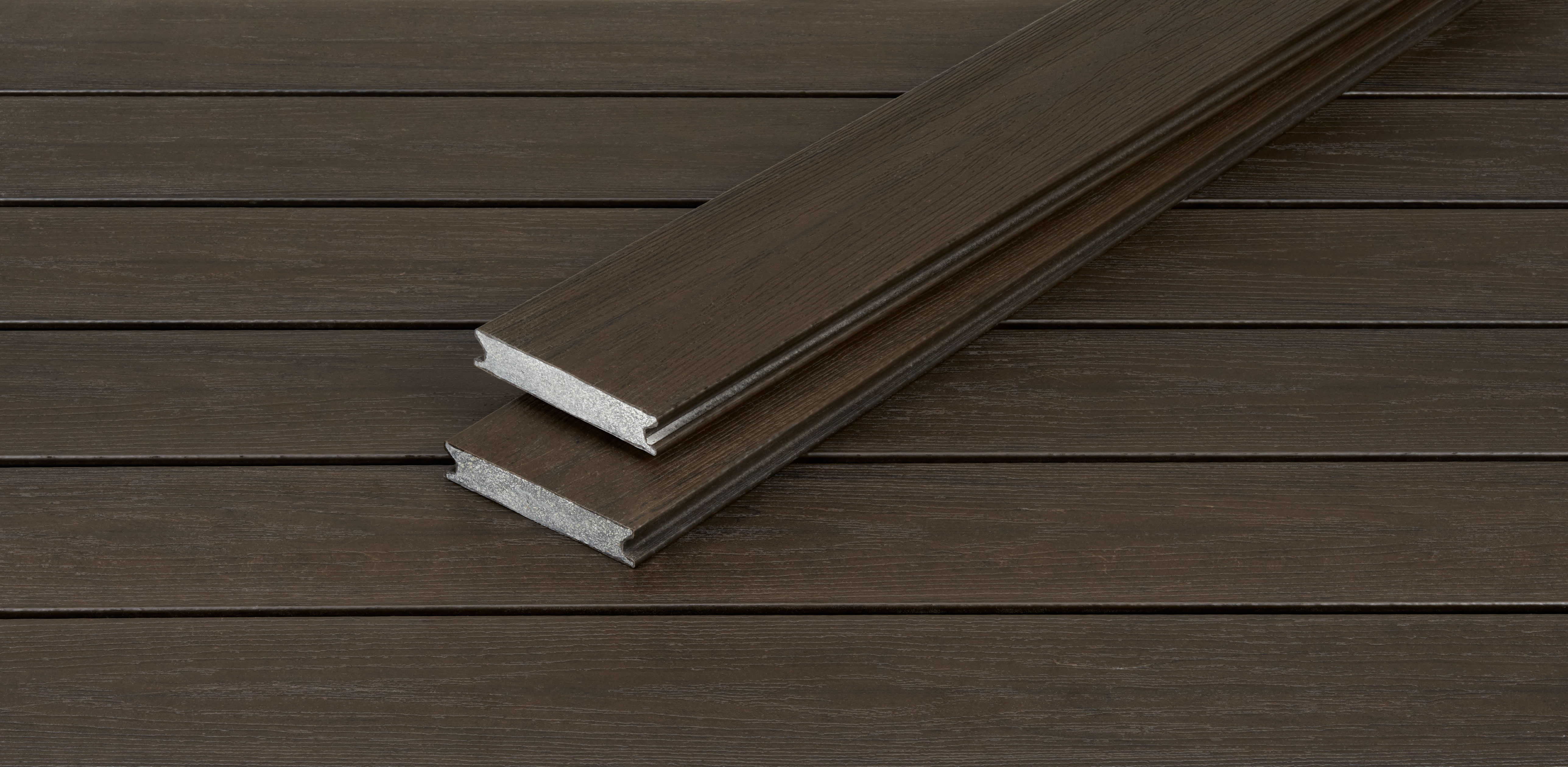 UPM ProFi Piazza Pro Terrassendiele 25x140mm in Brazilian Walnut