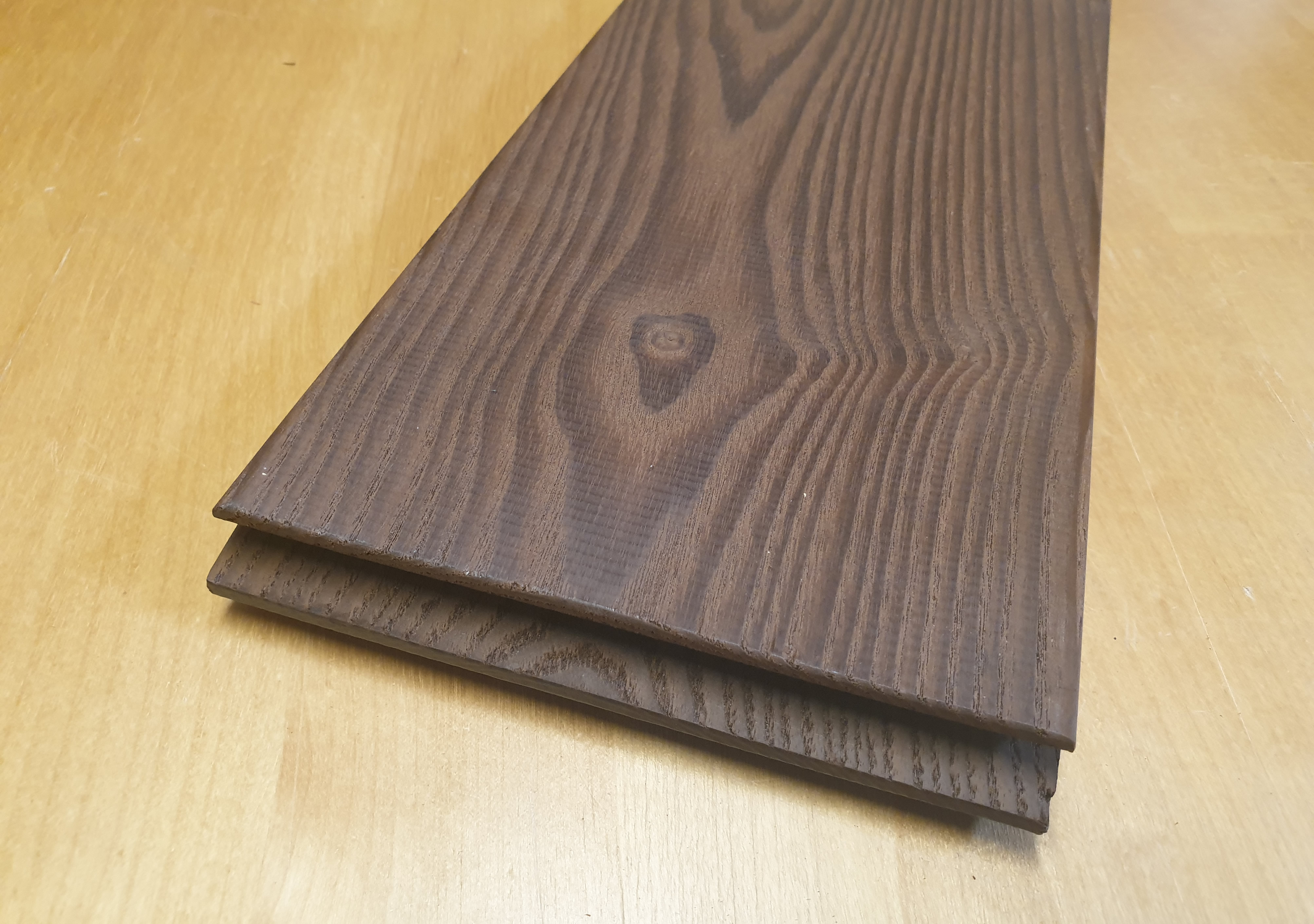 Thermoesche Terrassendiele 21x130mm glatt KD Nut und Feder Kopfseitig Endlosverlegung