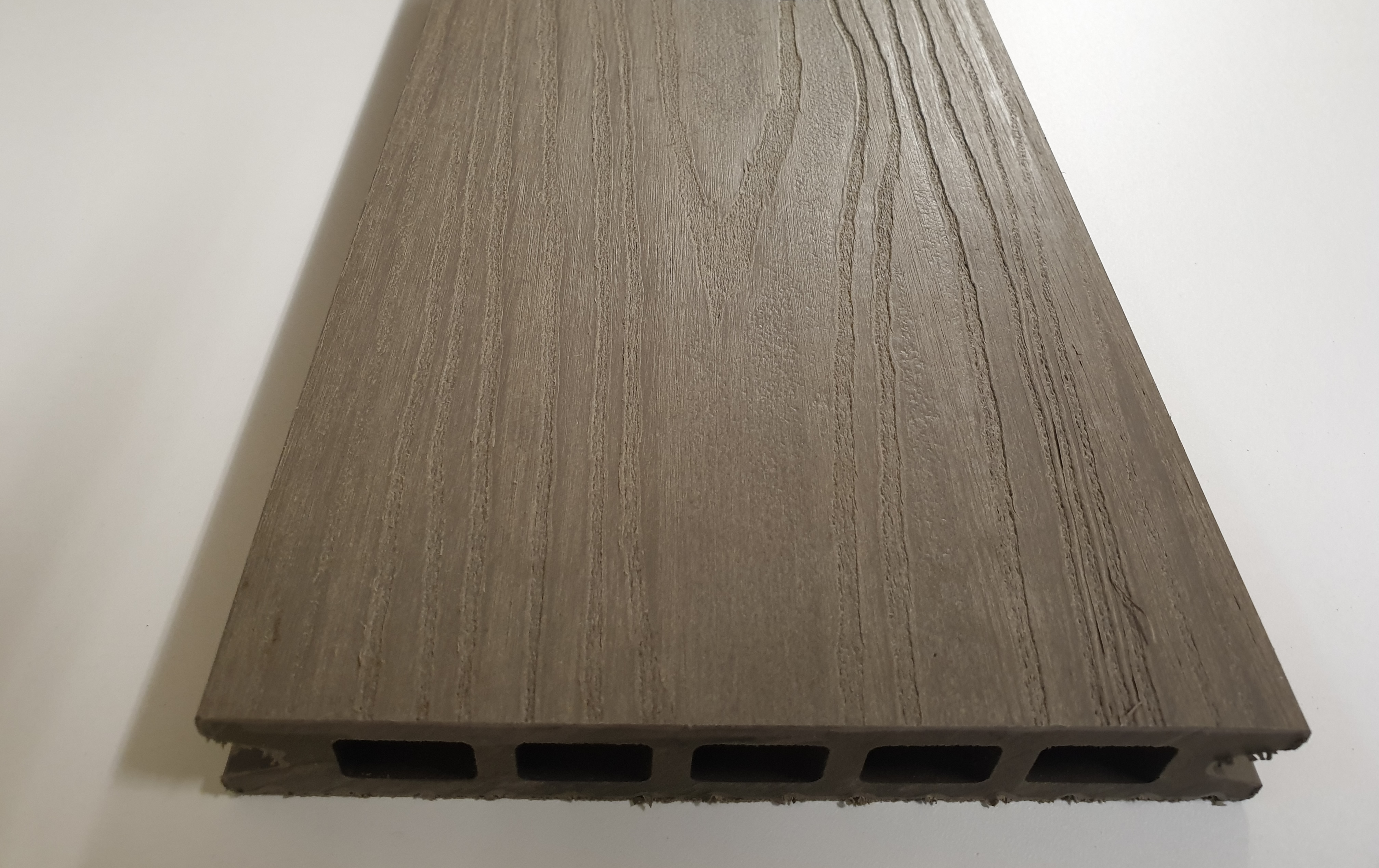 WPC Terrassendiele SOL 22 x 143mm Granit / gerillt in 4 Längen