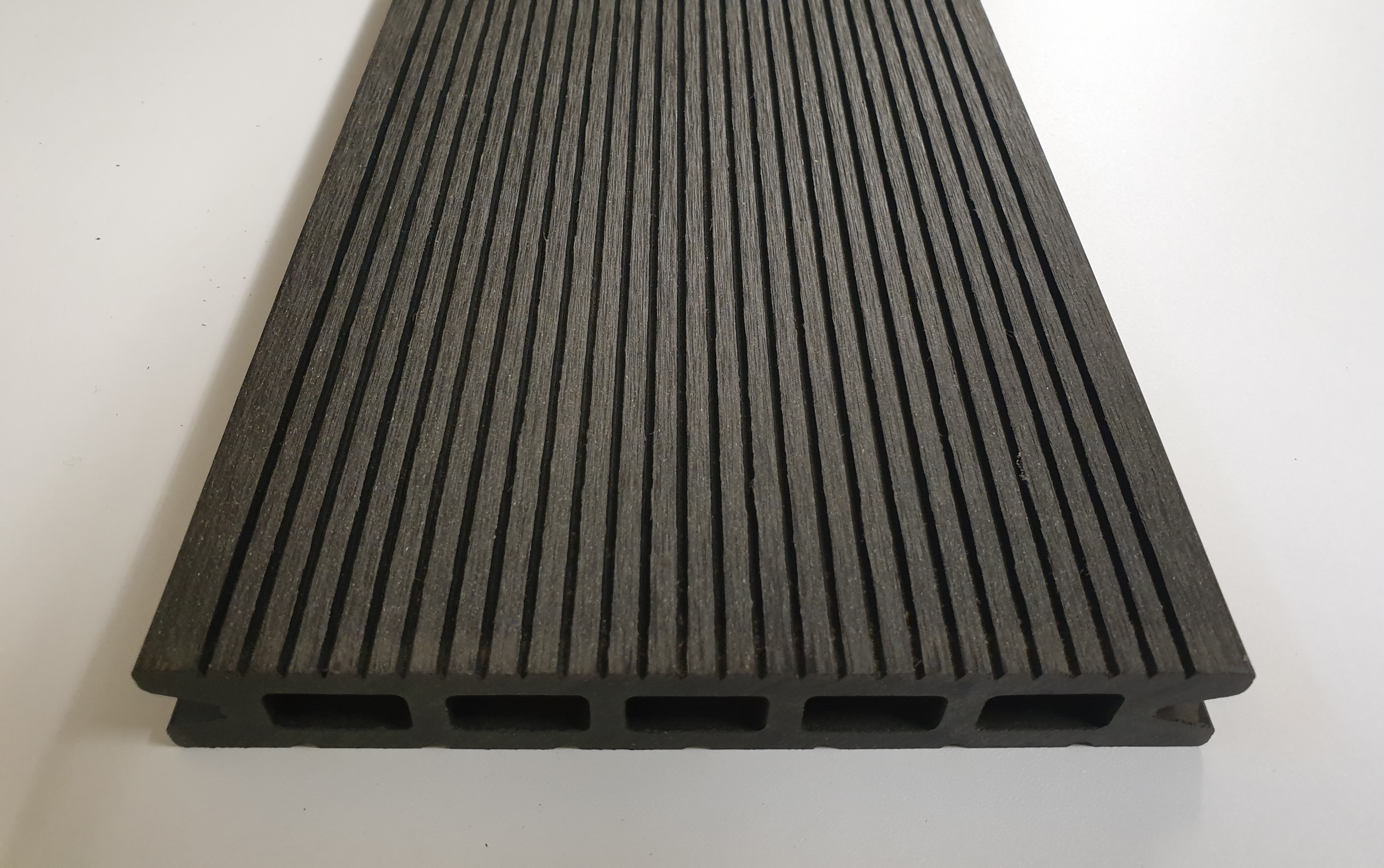 WPC Terrassendiele SOL 22 x 143mm Dunkelgrau in 4 Längen